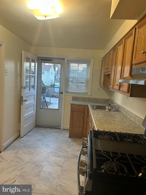 Photo - 1444 Barrett Rd