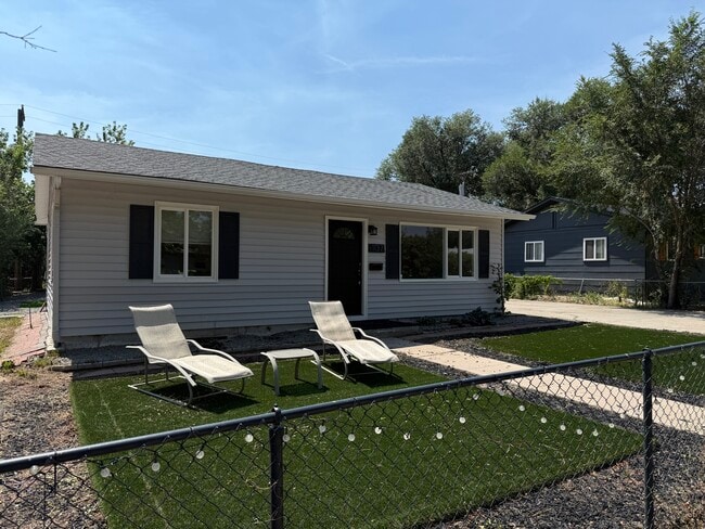 Building Photo - 1137 Pando Ave Rental