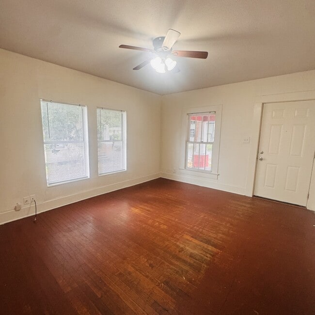 Photo - 4020 Howard St