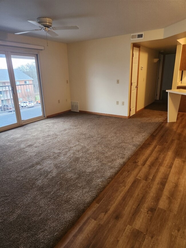 Photo - Building B Unit B10