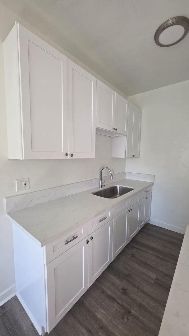 843 N Ridgewood