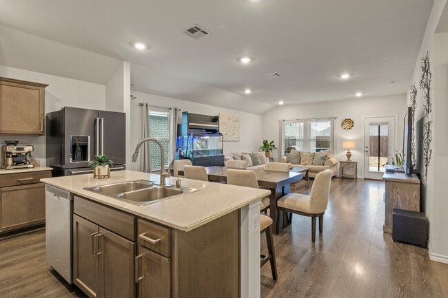 Photo - 2038 Croton Ave