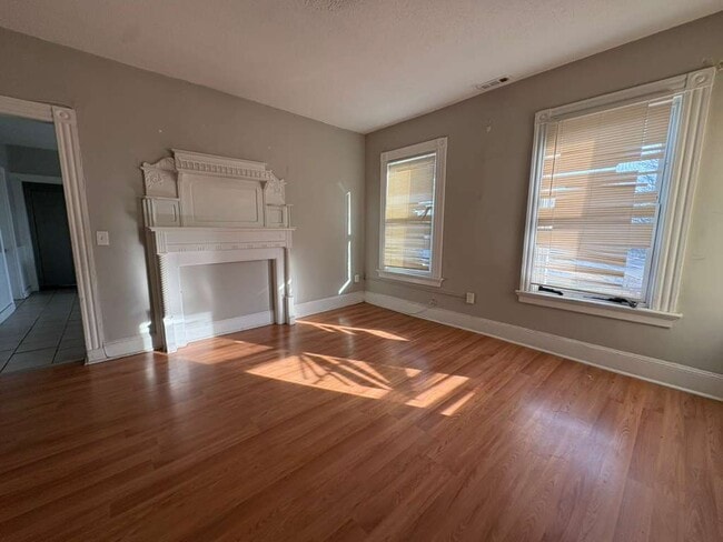 Building Photo - 153 Humphrey St Unit 2