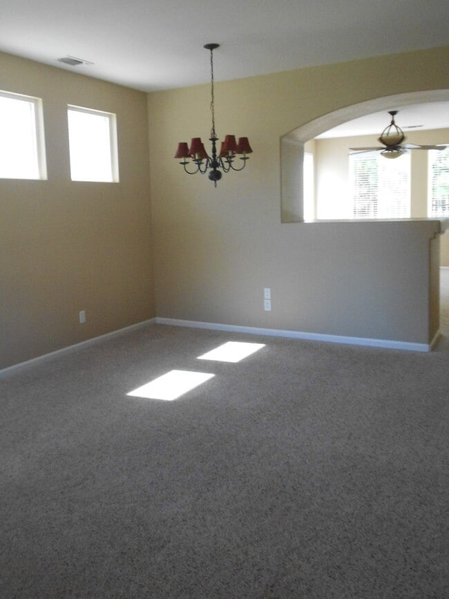 Photo - 4 bedroom 2 bath home located in Yuba City