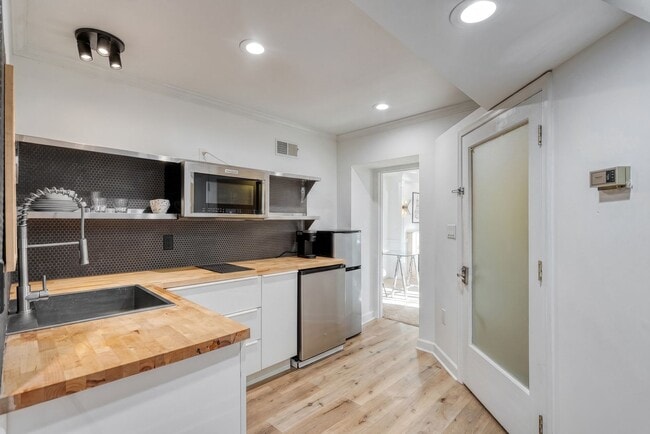 Photo - 411 1/2-411-412 Walnut St Unit LL-A