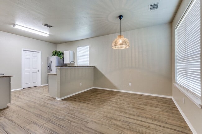 Photo - Hard to find 4 bedroom in Master Planned C...