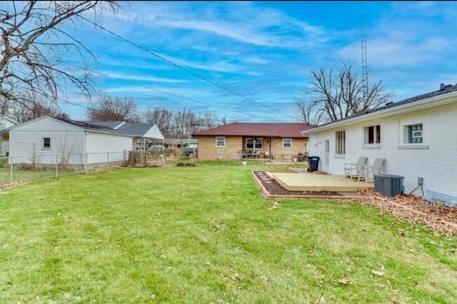 Photo - 1302 W Hovey Ave