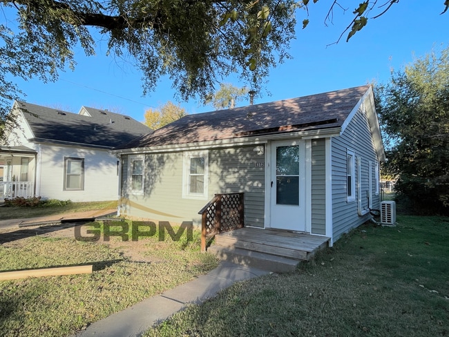 Building Photo - Remodeled 1 bedroom home
