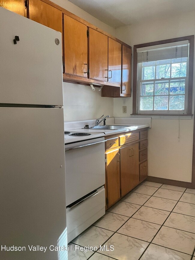 Photo - 3 Huguenot St