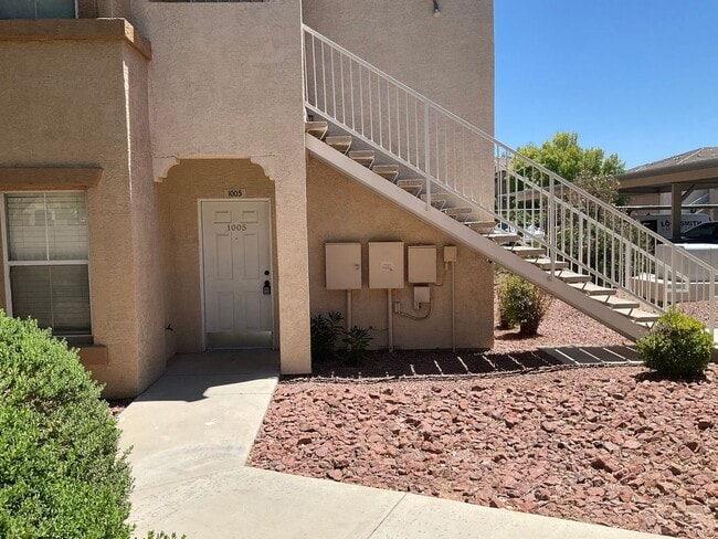 Building Photo - Charming First-Floor 2-Bedroom Condo