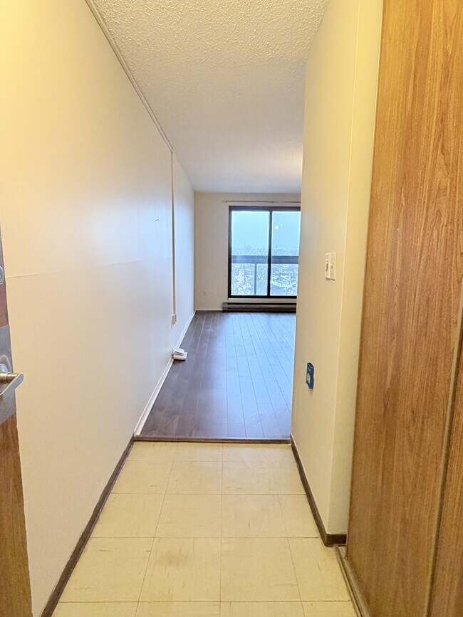 Photo - 1653 Ouellette Ave Unit 702