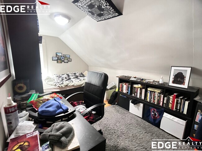 Photo - 21 Greylock Rd