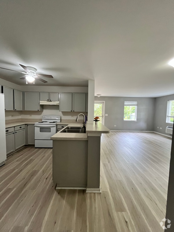 Building Photo - 815 Silverstone Dr Rental