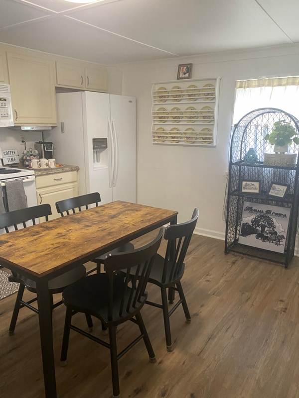 Photo - 805 1st St NE