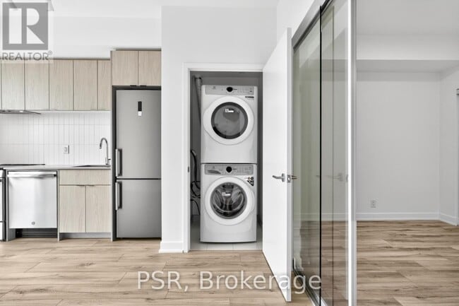 Photo - 1660 Bloor St W Unité 707