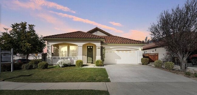 Building Photo - 1701 Morning Glory Dr