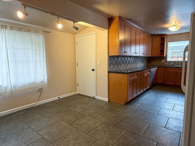 1608 Ronald Ct