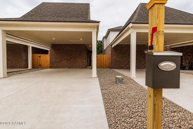Building Photo - 111 Millie Park Dr