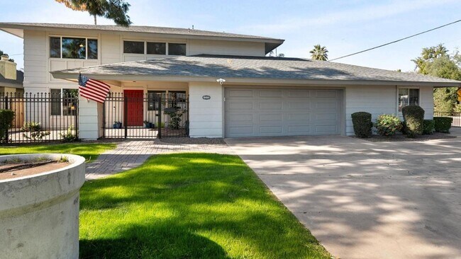 Photo - 8464 N 7th Ave