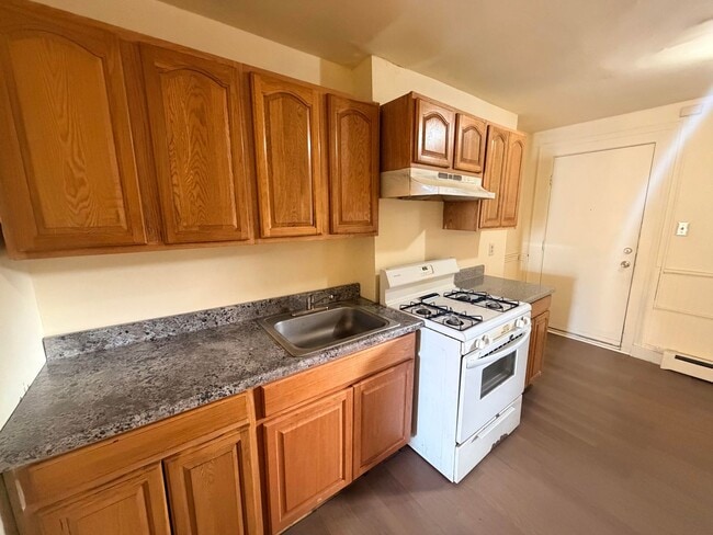 Photo - 604 4th St Unit 1