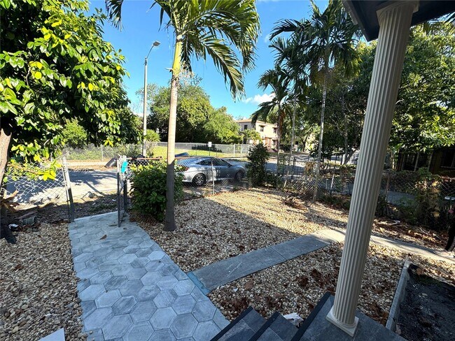 Photo - 5530 NW Miami Ct