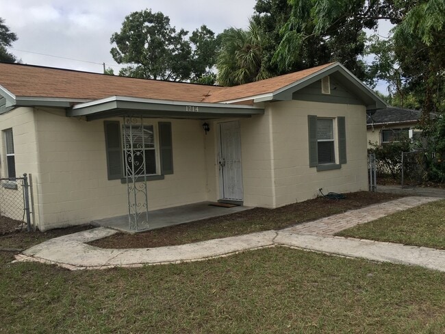 Building Photo - 3/1  North Hyde Park Rental