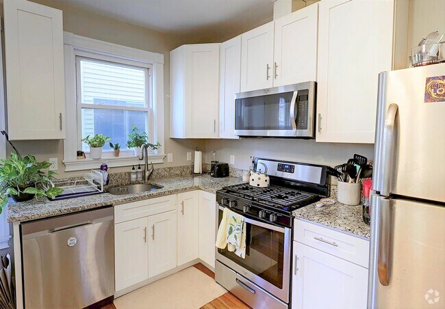 Building Photo - 83 Marion St Unit 1 Rental
