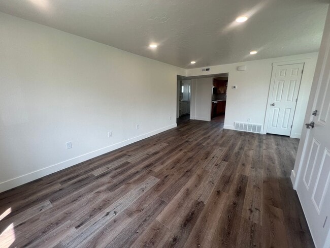 Photo - 345 E 400 N Unit A