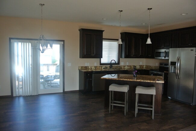 Photo - 5 Bedroom Home