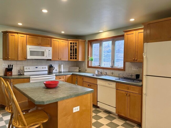 Photo - 72 Pawling Ave