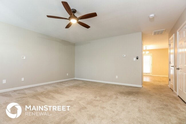 Photo - 6412 Flanking Lane