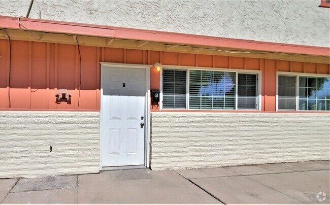 Building Photo - 223 E Birch St Unit B Rental