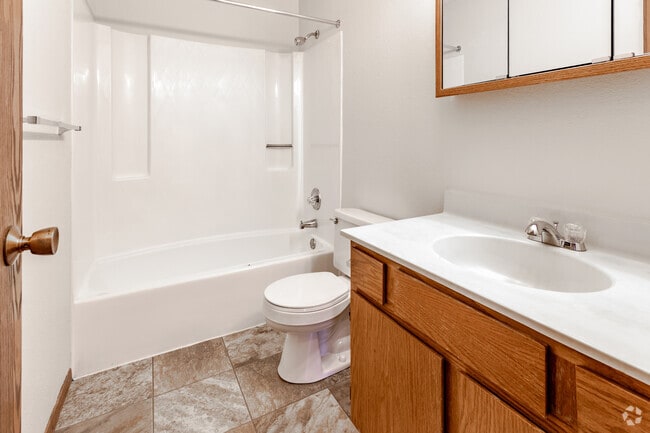 2BR, 1BA - Bathroom
