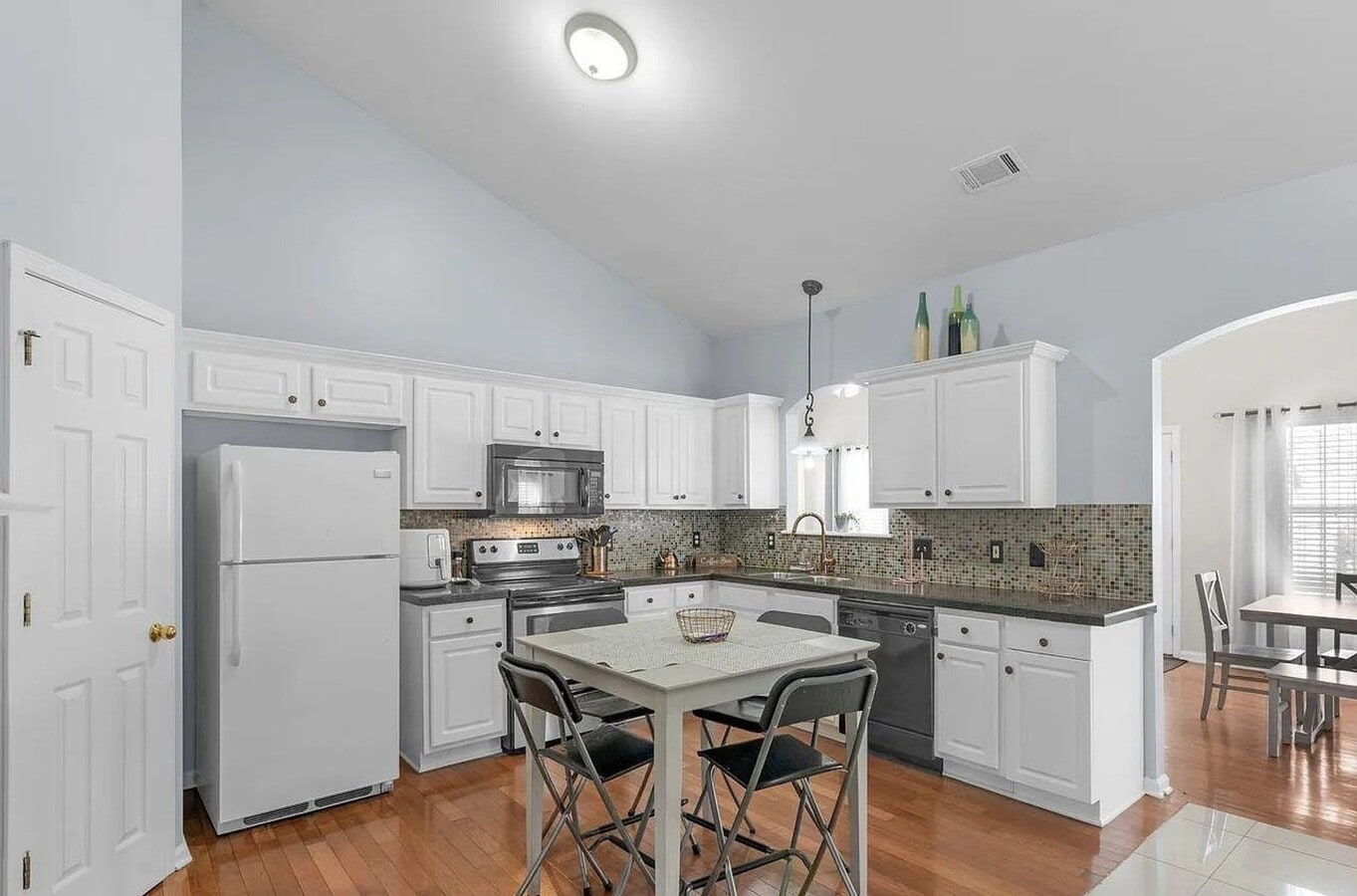 Photo - Beautiful 3 Bedroom Ranch: Move in Special available