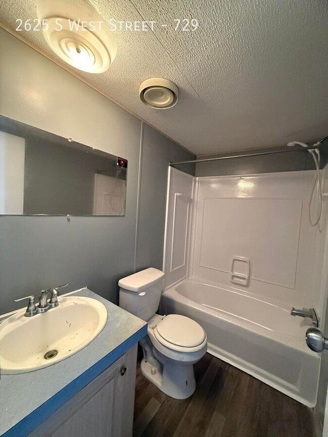 Photo - 2625 S West St