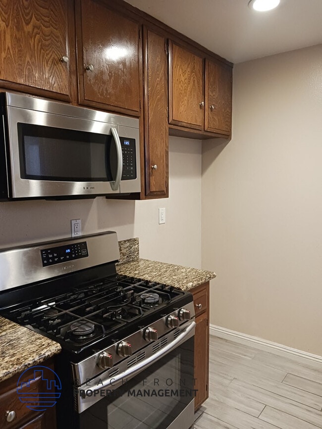 Photo - 11026 Pangborn Ave.