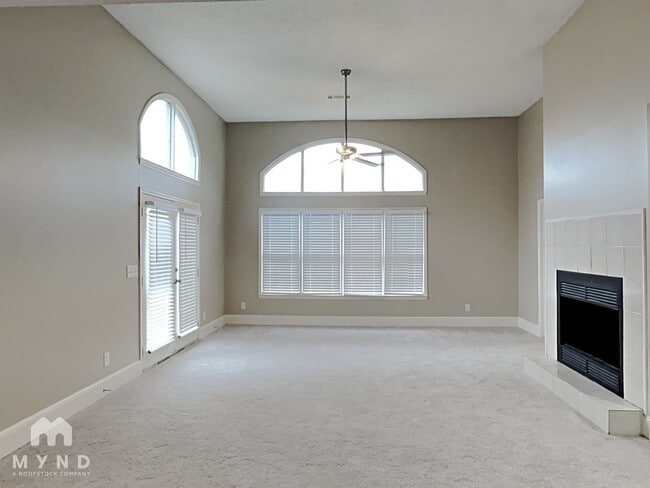 Photo - 4015 Golfview Dr