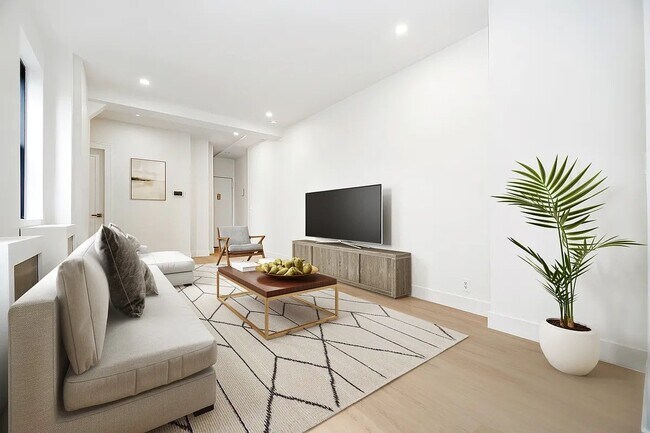 Building Photo - 138 E 38th St