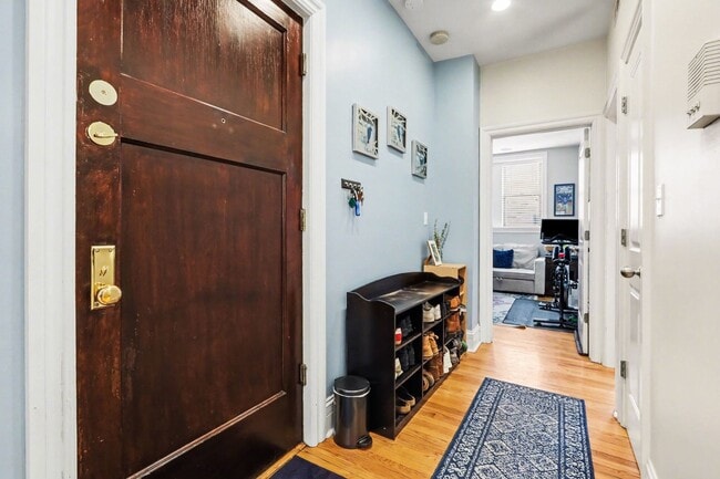 Photo - 918 W Schubert Ave