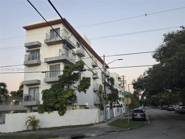 Building Photo - 2389 NW 26th St Unit 3A