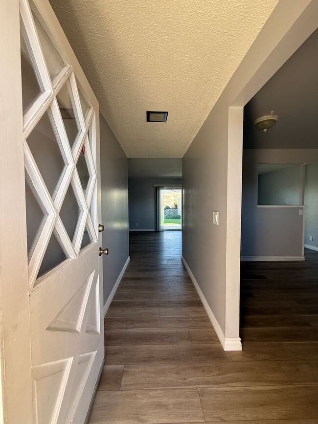 Photo - M12150 Unidad House