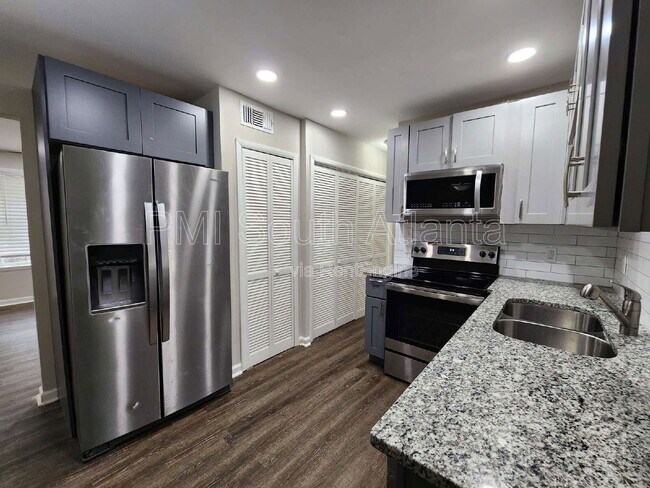 Photo - 141 Peyton Pl SW