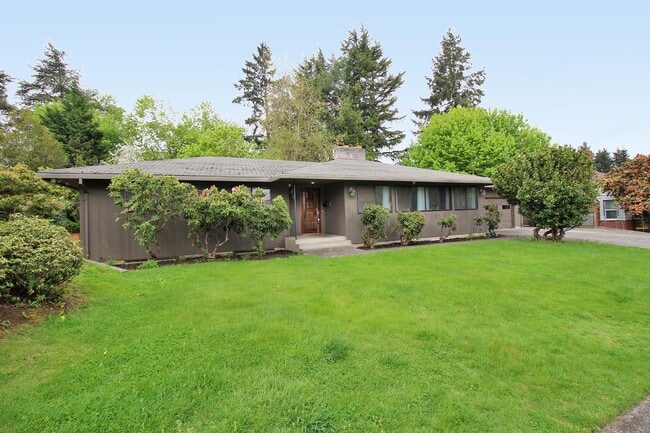 Building Photo - 2727 SE 58th Ave