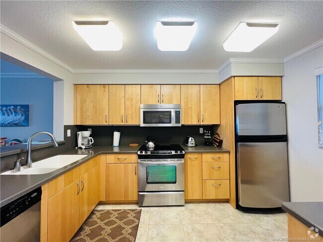 Building Photo - 9490 S Ocean Dr Unit 410A Rental