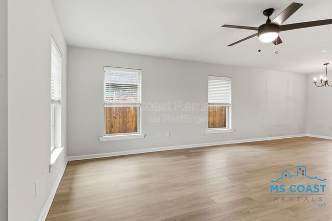 Photo - 14320 Southern Maple Ave