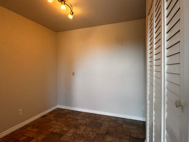 Photo - 4786 Kilmarnock Dr