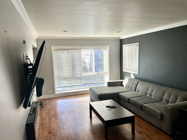 Photo - 14 N Alboni Pl