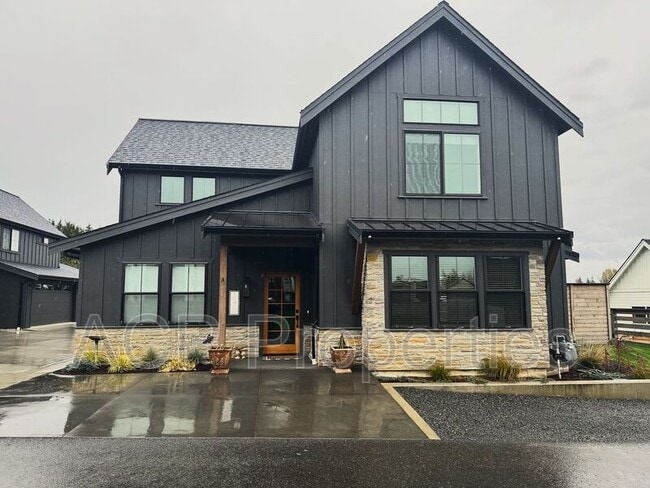 Building Photo - 1570 Farmview Ter