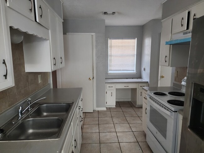 Photo - 1807 Janis Dr