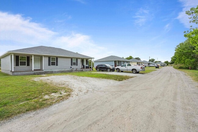 Photo - Minutes to Back Gate of Camp Lejeune!